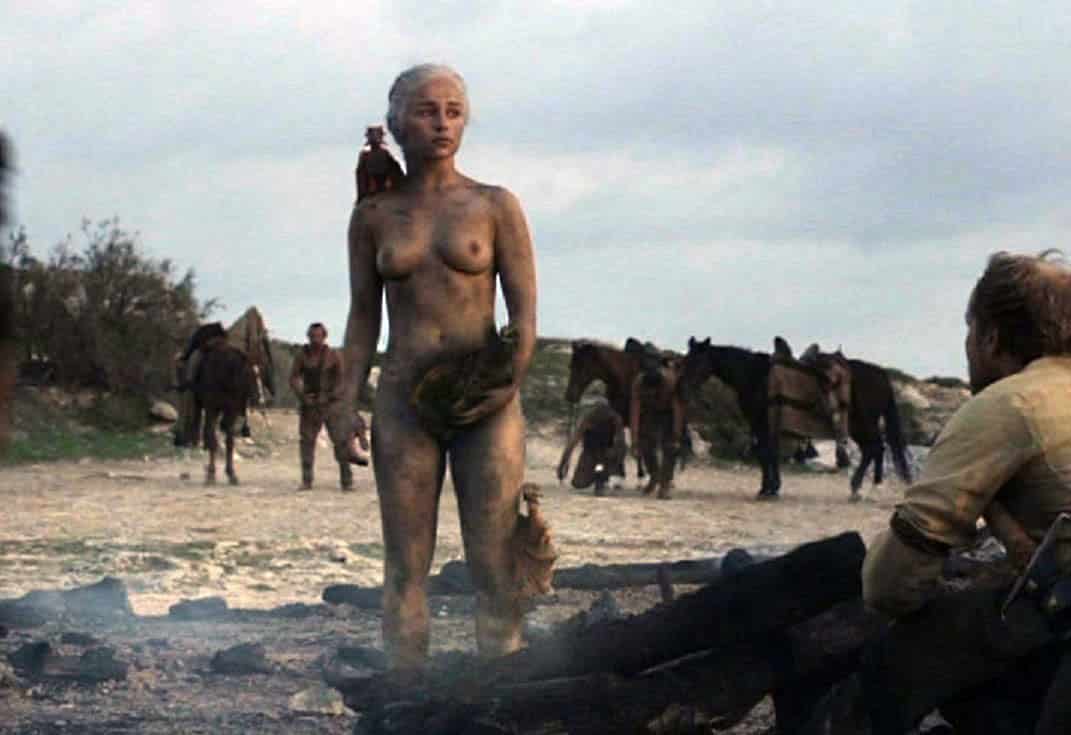 daenerys nua emilia clark pelada